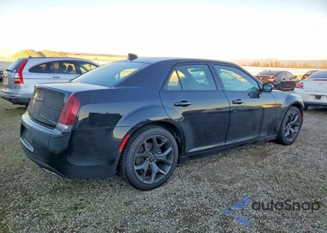 2021 Chrysler 300 S z USA, uszkodzony, nr VIN 2C3CCABG6MH549907